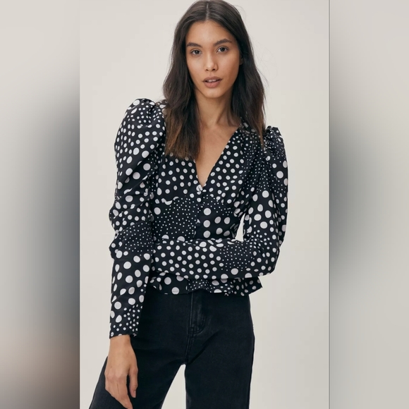 Nasty Gal Puff Sleeve V Neck Blouse In Print, Size 10, NWTs - Picture 2 of 8